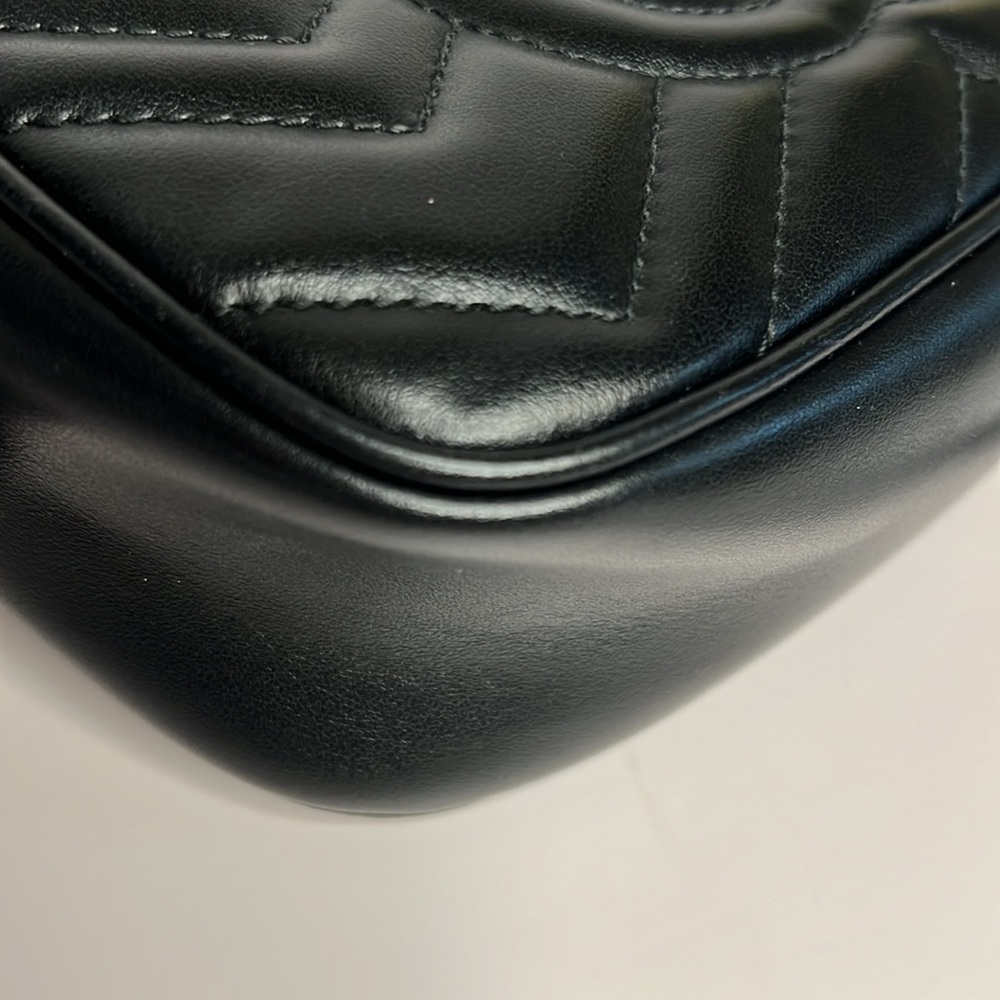 Gucci Mini Marmont Black with gold hardware - Picture 7 of 16